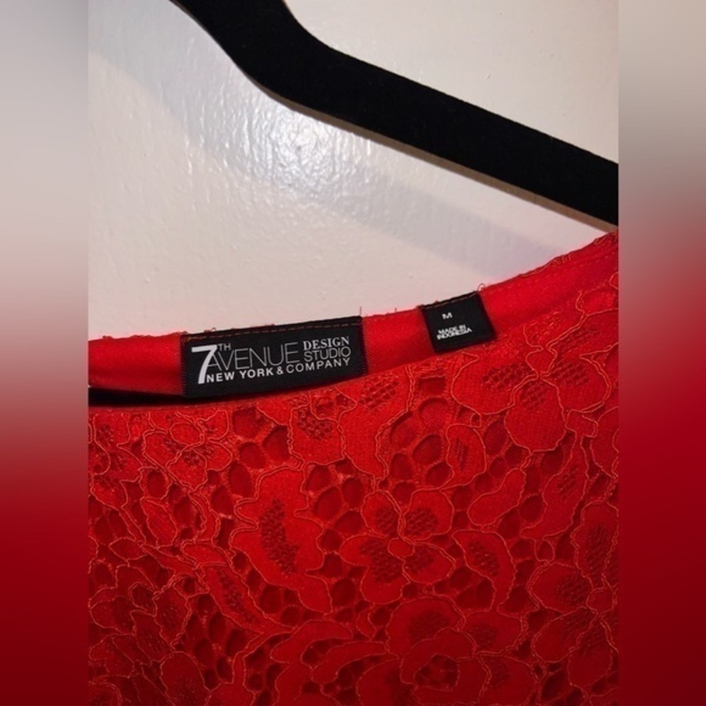 7th ave NY&co - Lace red shirt with ruffled sleeves - medium​ - Picture 4 of 9